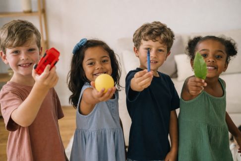 Créer une chasse aux couleurs pour occuper les petits à l’intérieur comme à l’extérieur