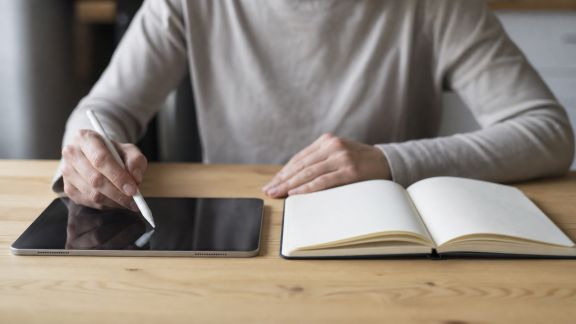 Intégrer les supports numériques de manière raisonnée dans le suivi des devoirs