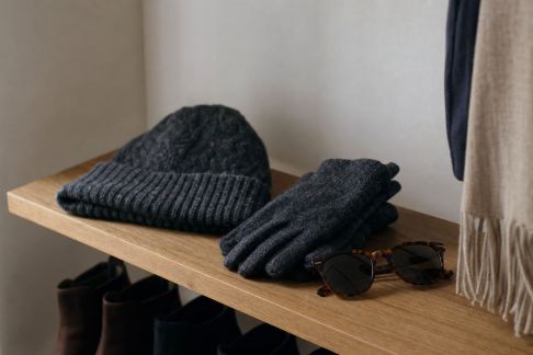 Ranger efficacement les accessoires de saison (chapeaux, gants, lunettes)