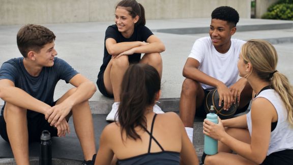 Sport et bien-être mental chez les ados : bénéfices et conseils pratiques